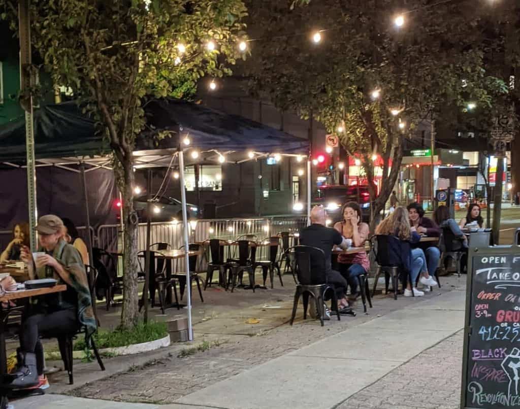 Station is one of the Pittsburgh restaurants with outdoor heaters.