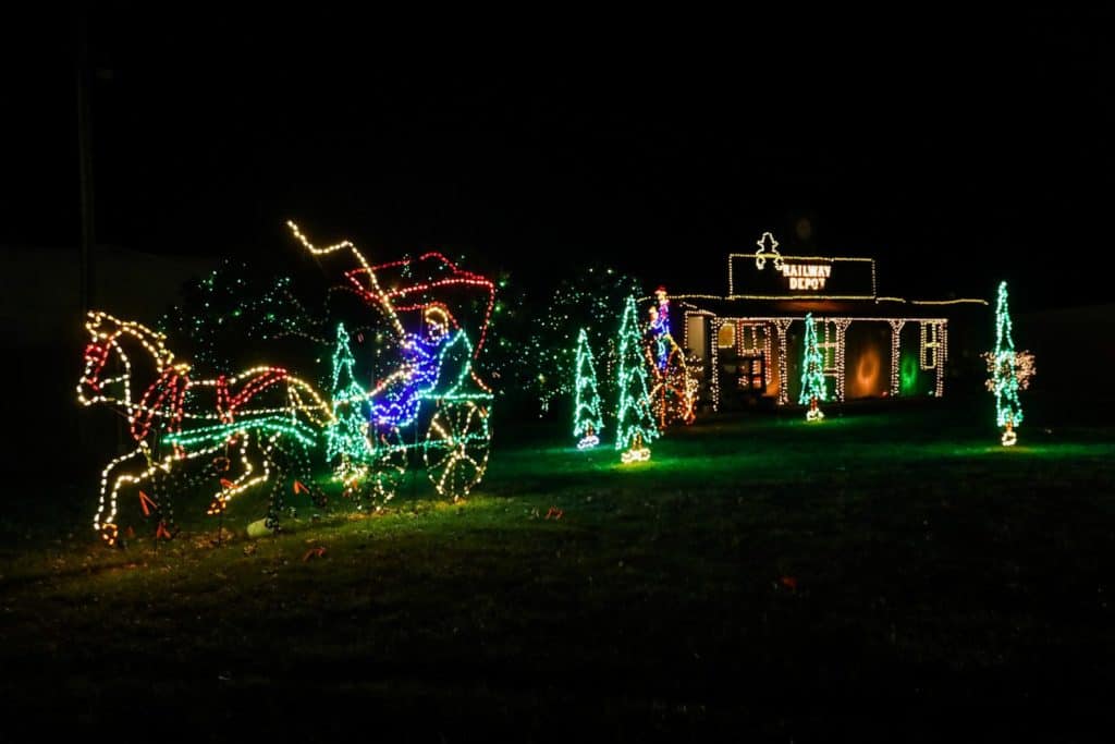 All The Best DriveThru Christmas Lights Near Pittsburgh